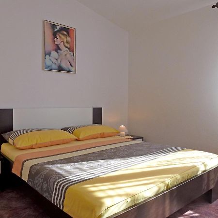 Apartment Milica Njivice Luaran gambar